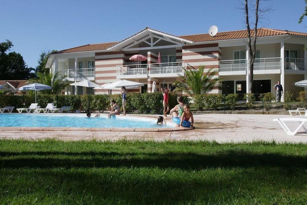 Belle maisonnette dans résidence avec piscine Soulac-sur-Mer Esterno foto